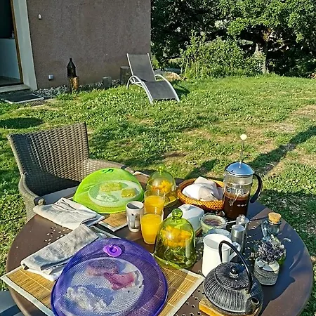 La Peyregoune, En Pleine Nature Et Table D'hotes